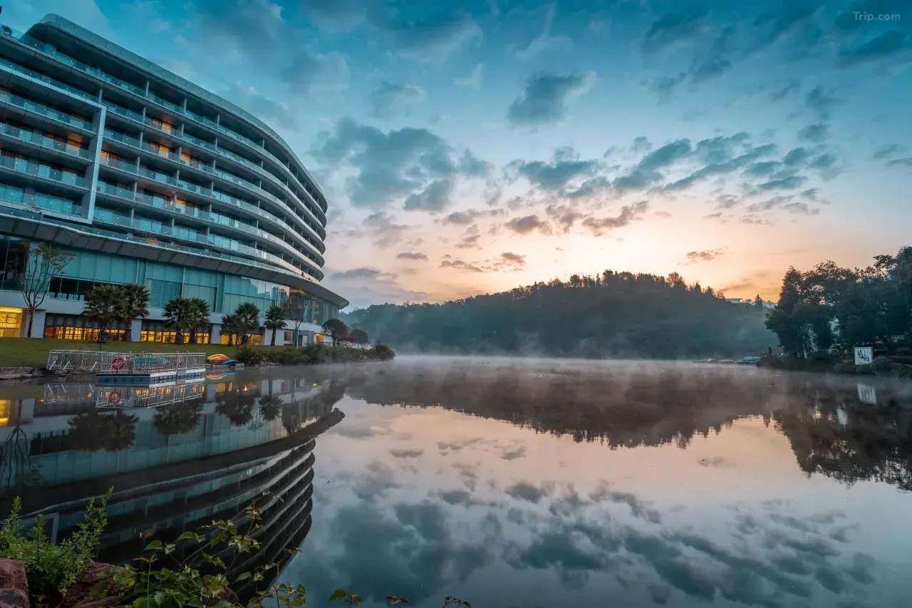 昆明玉龙湾湖景酒店